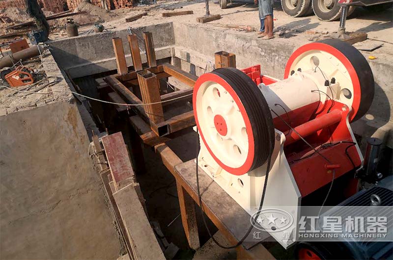 PE-600×750顎破機(jī)現(xiàn)場