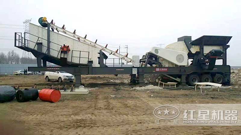 移動重錘式破碎機(jī)現(xiàn)場