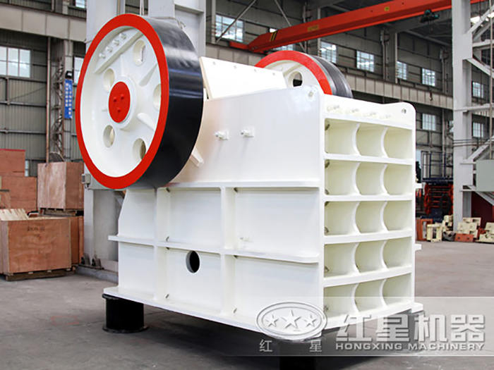 顎式破碎機(jī)可達(dá)到破碎青石的效果