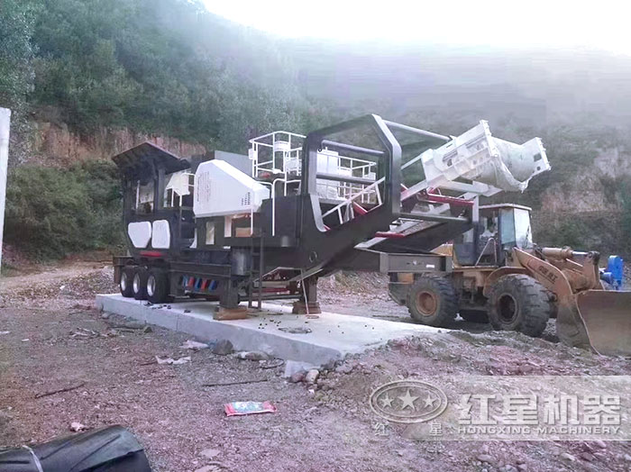 移動式破碎站作業(yè)現(xiàn)場
