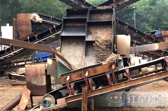 客戶洗砂現(xiàn)場