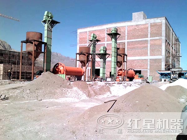 水泥磨設備作業(yè)現(xiàn)場