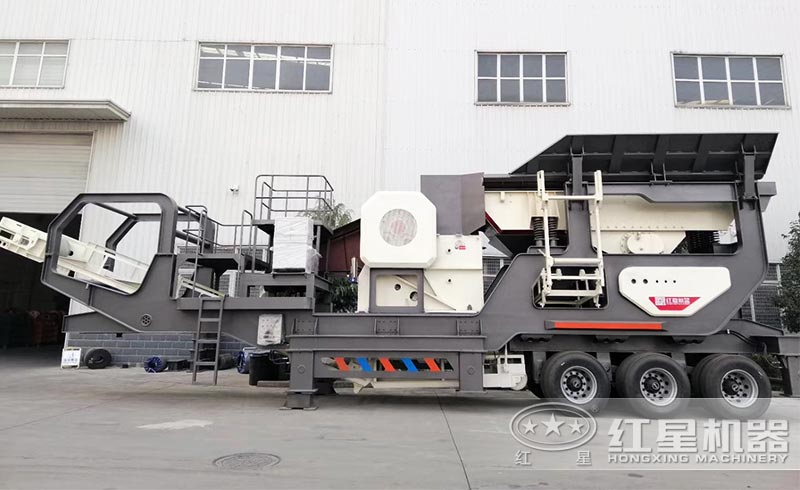 移動巖石破碎機(jī)實拍