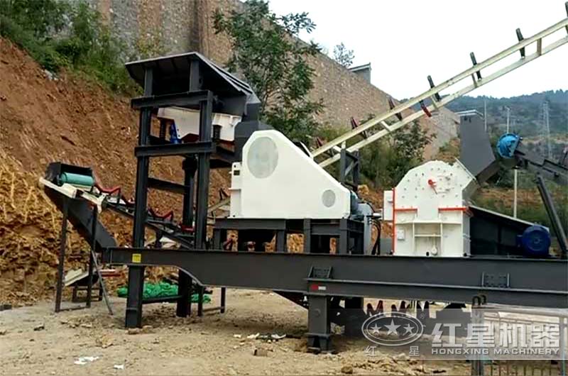 四合一移動式粉碎機(jī)現(xiàn)場