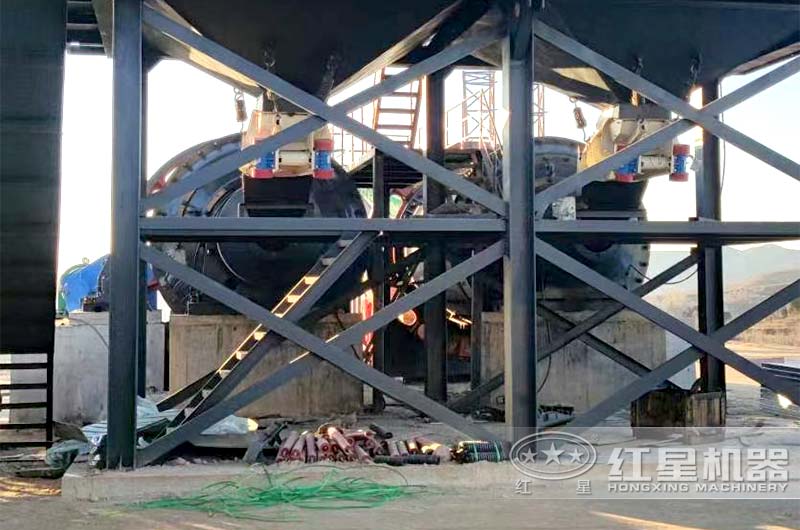 球磨機(jī)現(xiàn)場(chǎng)實(shí)拍