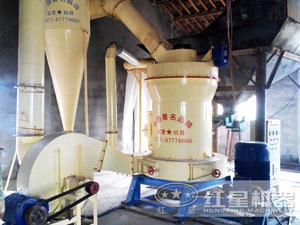 1200目錳礦磨粉機(jī)現(xiàn)場(chǎng)作業(yè)圖