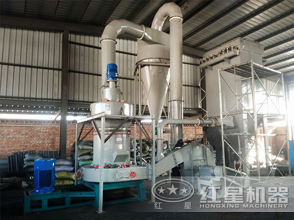 4525、4119雷蒙磨粉機(jī)現(xiàn)場(chǎng)作業(yè)圖