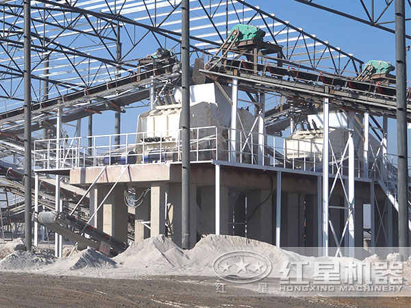 砂石廠600t/h石頭破碎機(jī)現(xiàn)場作業(yè)圖
