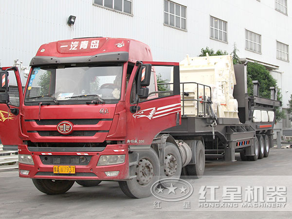 打石子的機(jī)器設(shè)備發(fā)貨現(xiàn)場(chǎng)