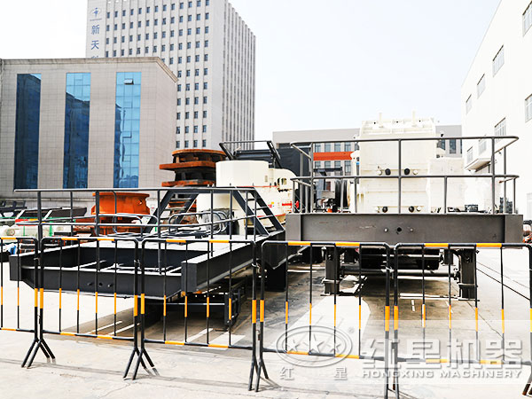 流動(dòng)沖擊破石塊加工機(jī)