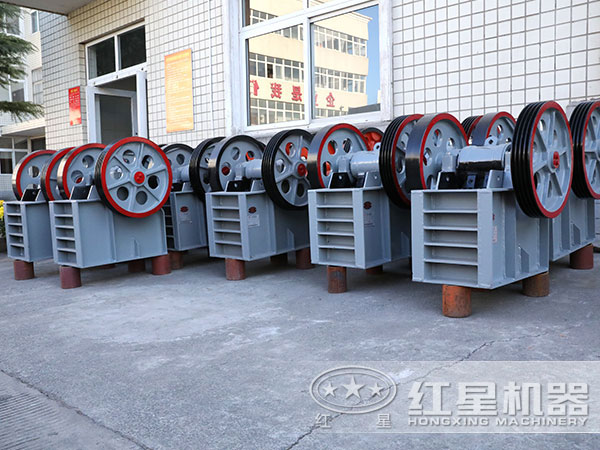 小型開石機(jī)-碎石機(jī)
