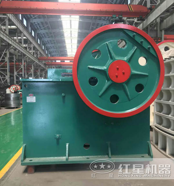 69顎式破碎機廠區(qū)
