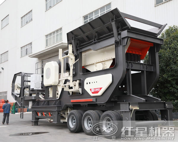 200多噸青石移動(dòng)式碎石機(jī)