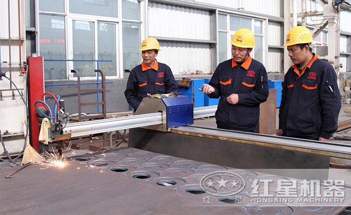 紅星工人生產(chǎn)作業(yè)現(xiàn)場
