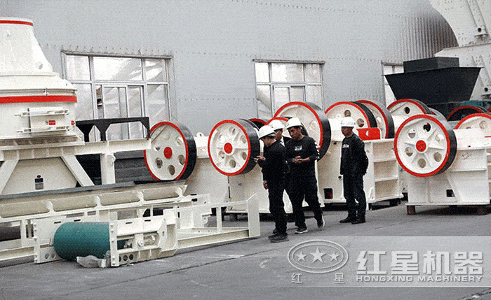 小型顎式破碎機(jī)用戶參觀