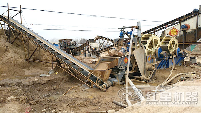 兩輪斗洗砂機(jī)作業(yè)現(xiàn)場