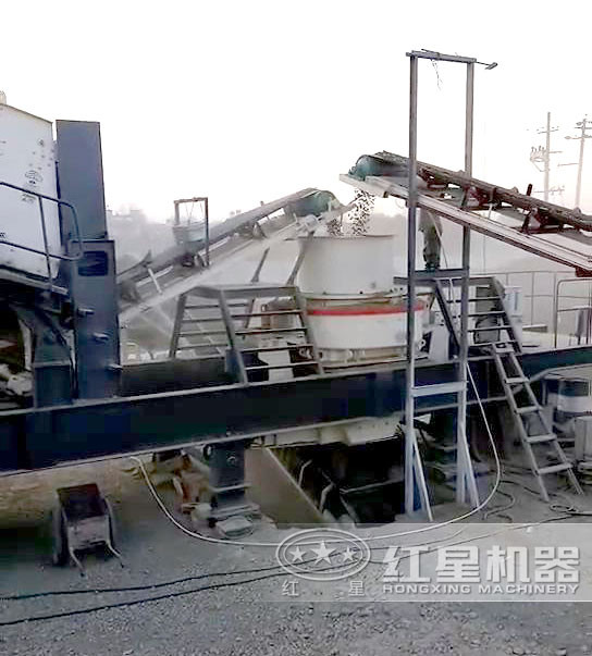 移動配置制沙作業(yè)現(xiàn)場