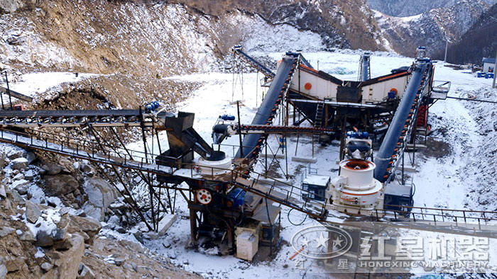 圓錐破碎機(jī)+制砂機(jī)組成的成套制砂設(shè)備