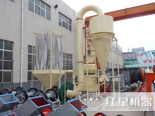 瓷土磨粉機(jī)生產(chǎn)車間