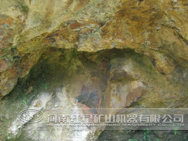 銅鉬礦